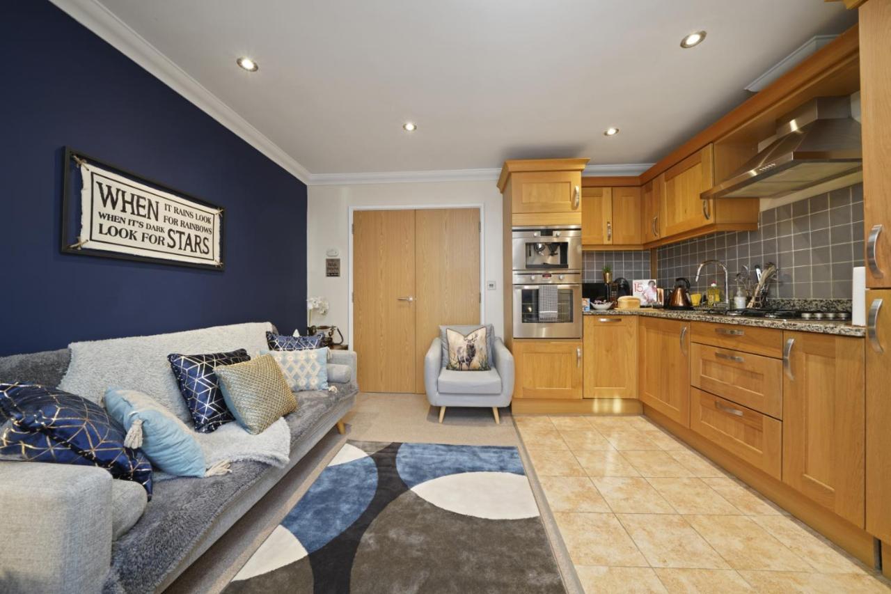Super Funky Spire View Cottage - Free Gated Parking - Ultra Wifi Canterbury Exterior photo